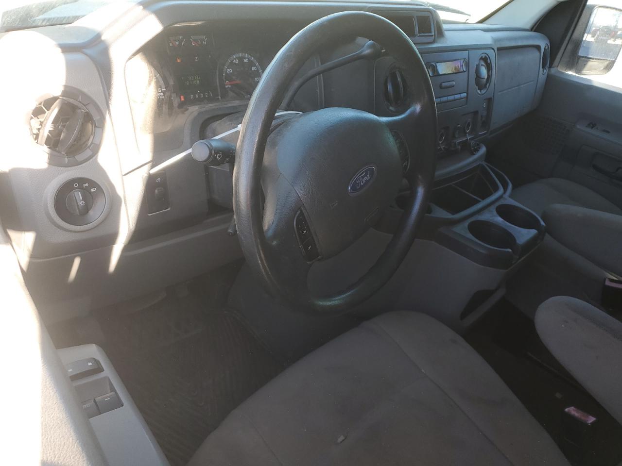 FORD ECONOLINE E250 VAN