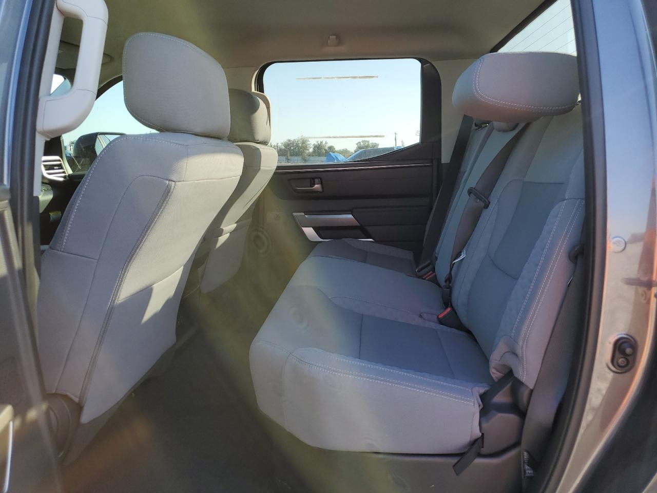 TOYOTA TUNDRA CREWMAX SR