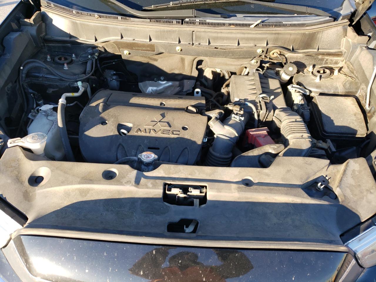 MITSUBISHI OUTLANDER ES