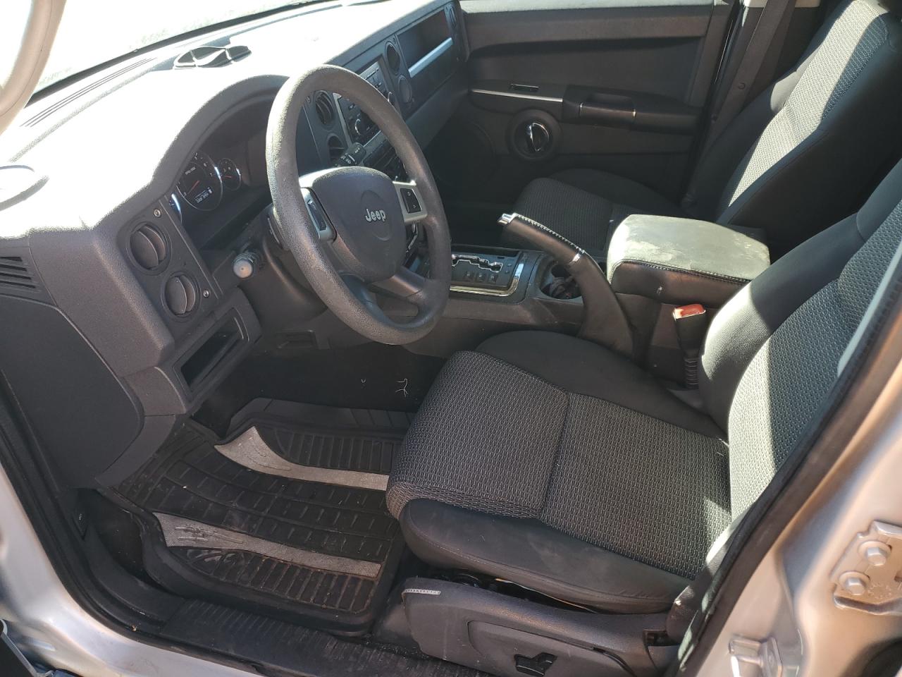 JEEP COMMANDER SPORT