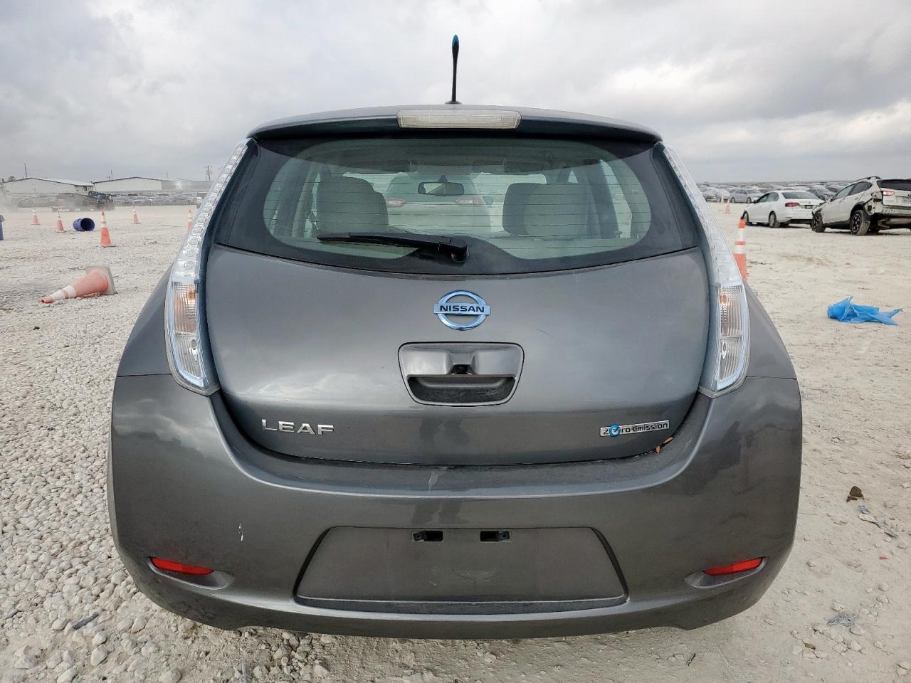 NISSAN LEAF S