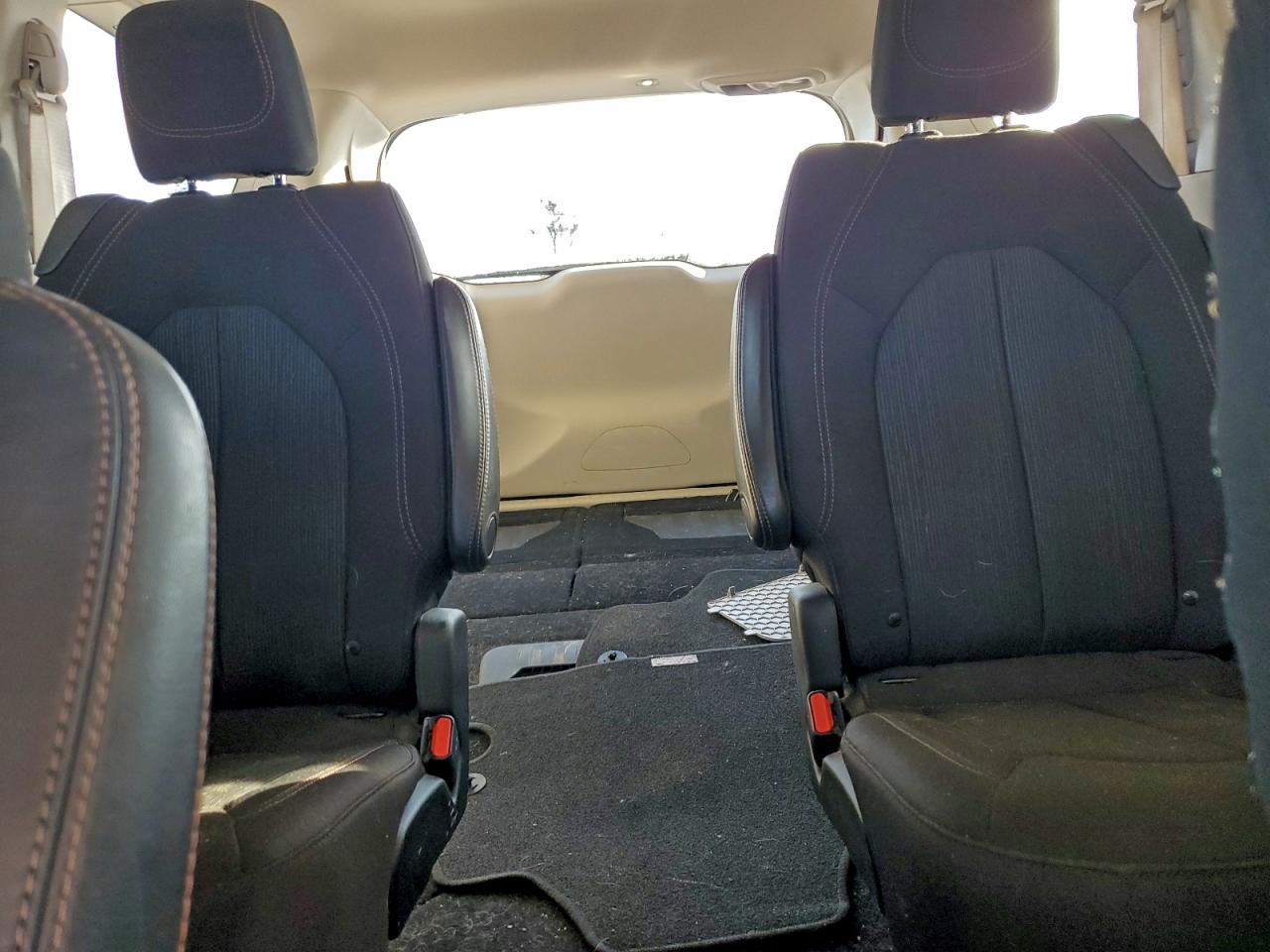 CHRYSLER PACIFICA TOURING