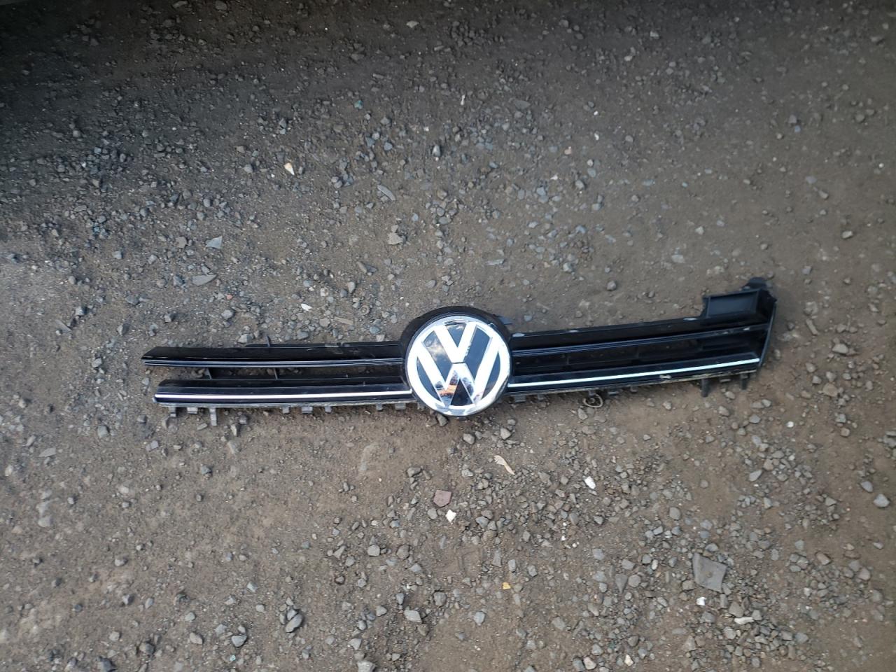 VOLKSWAGEN GOLF S/SE