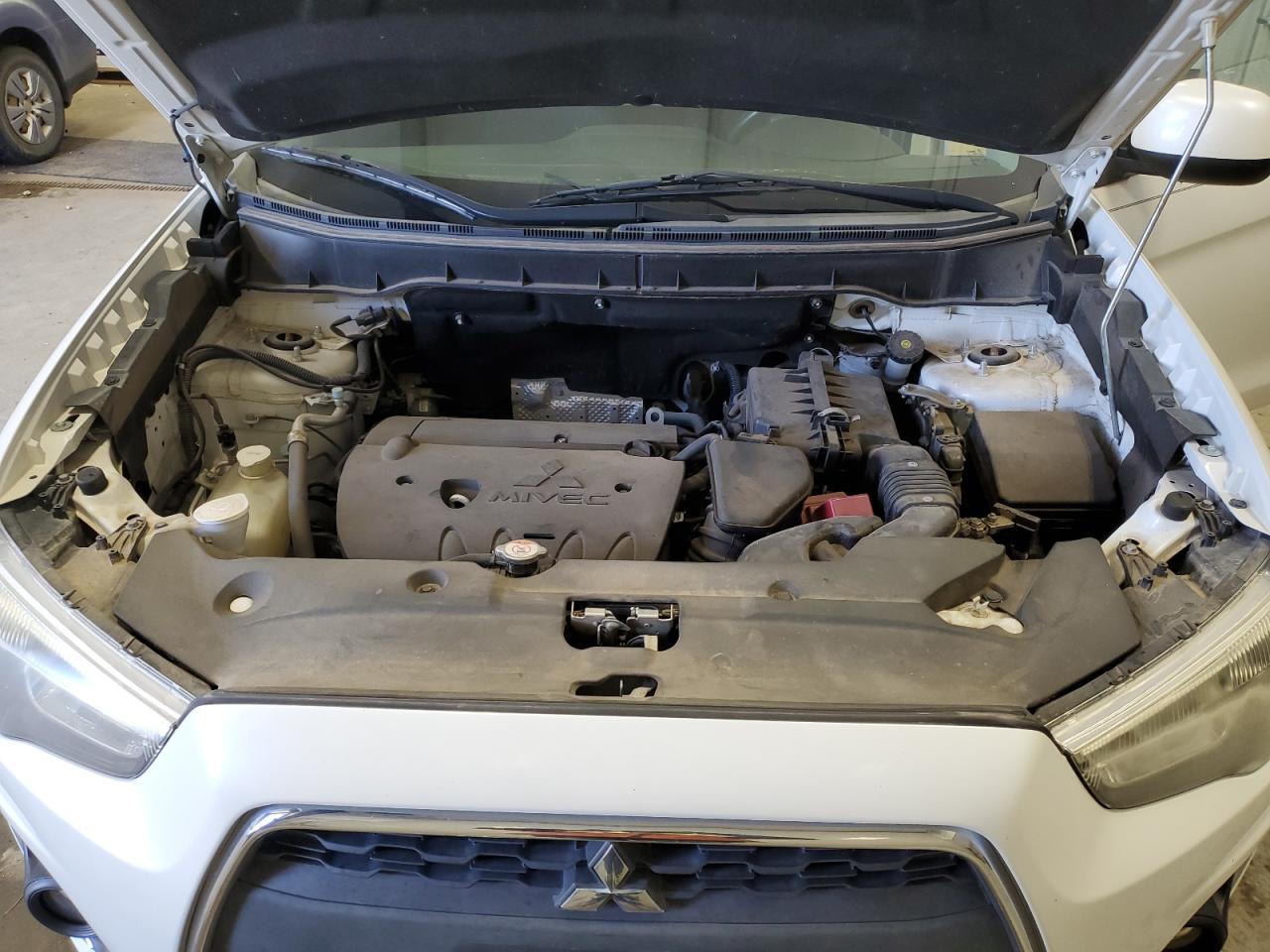 MITSUBISHI OUTLANDER ES