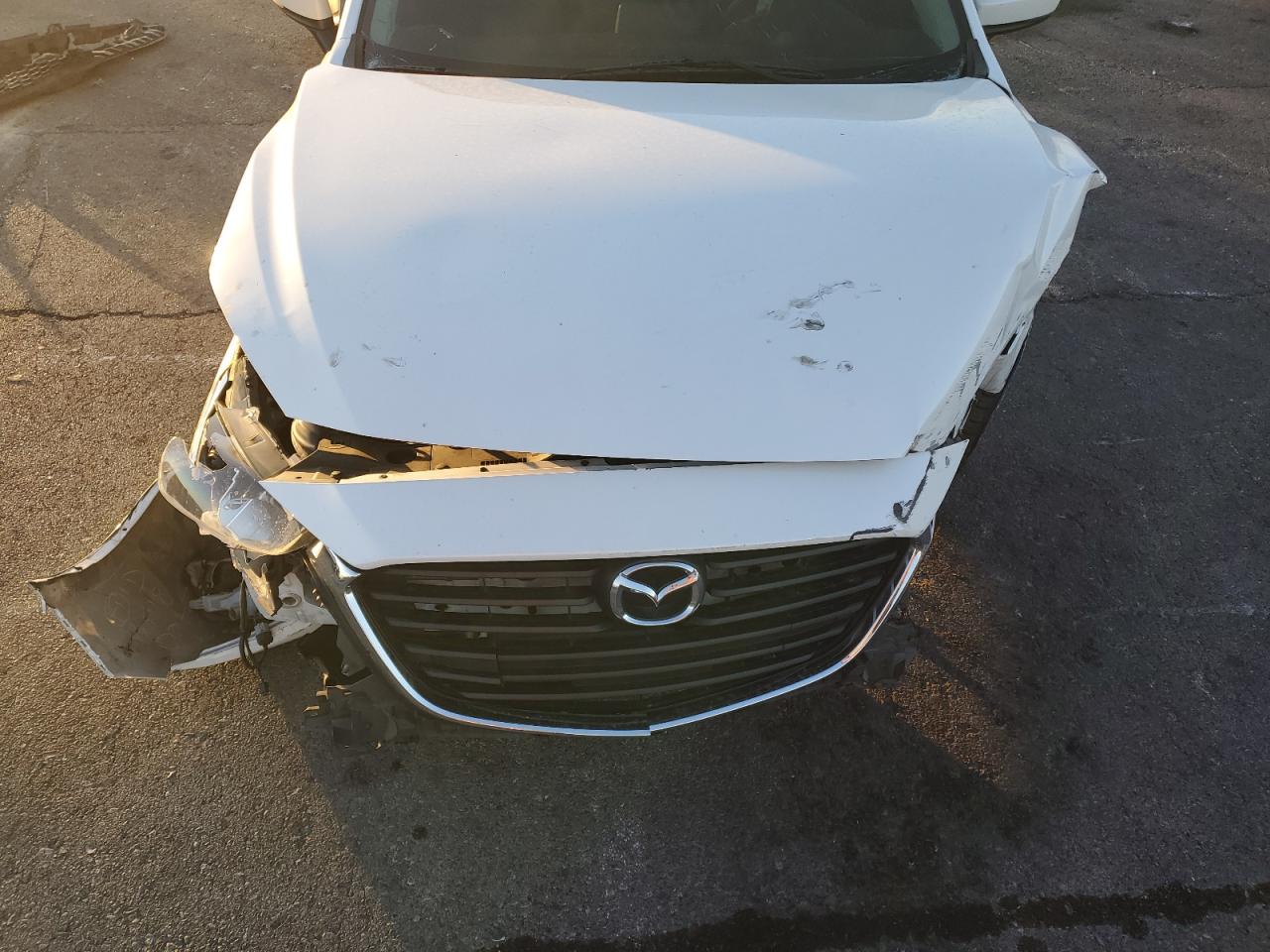 Lot #3317120985 2018 MAZDA 3 TOURING