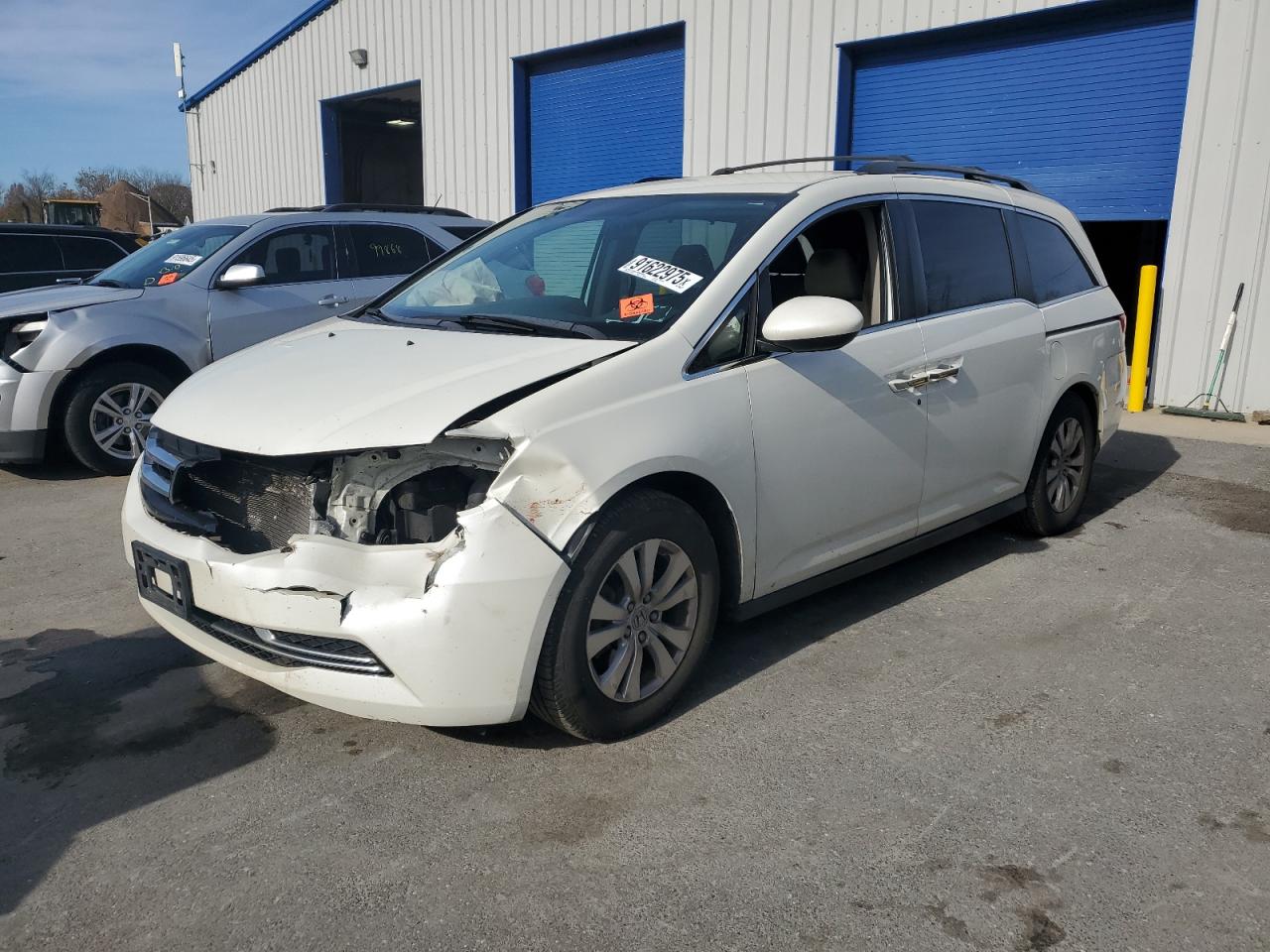 Lot #3303114772 2016 HONDA ODYSSEY SE