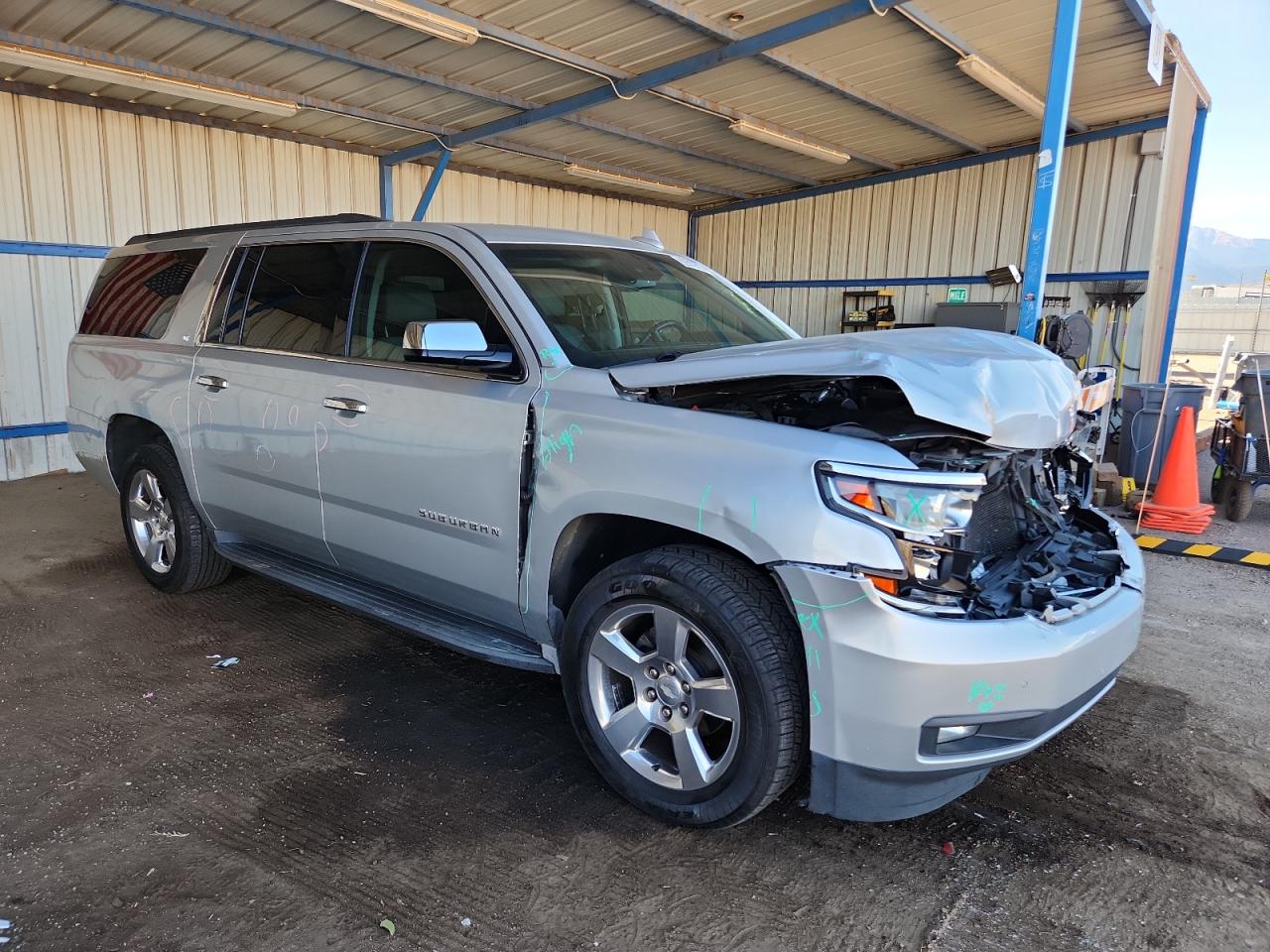 CHEVROLET SUBURBAN C1500 LT