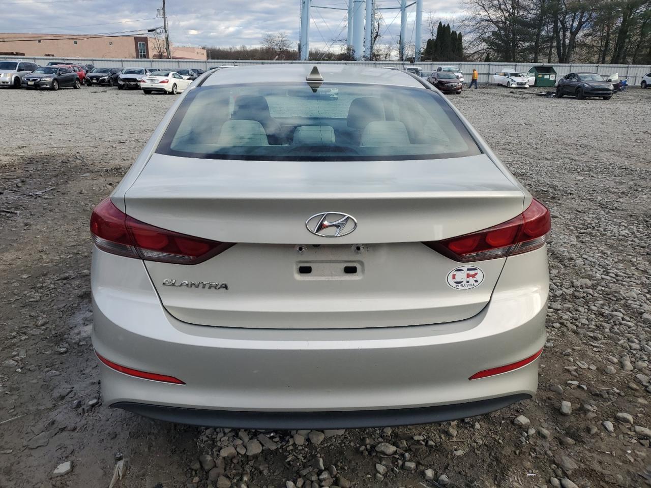 HYUNDAI ELANTRA SE
