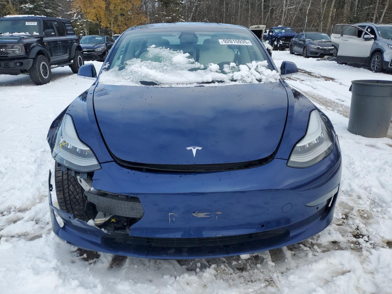 TESLA MODEL 3