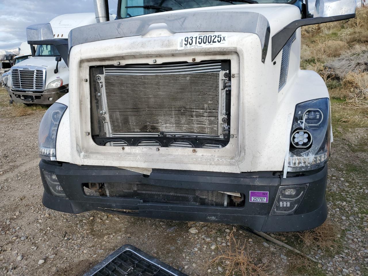 Lot #3293716406 2015 VOLVO VNL