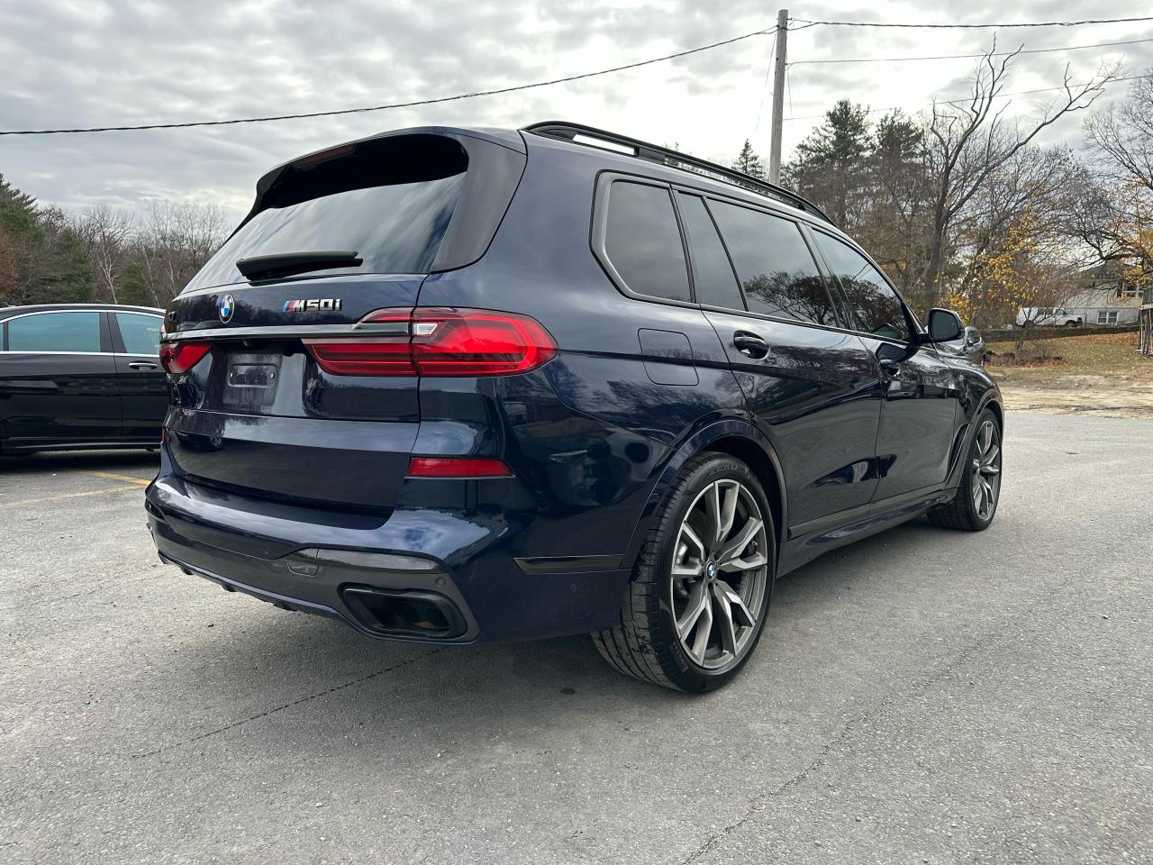 BMW X7 M50I
