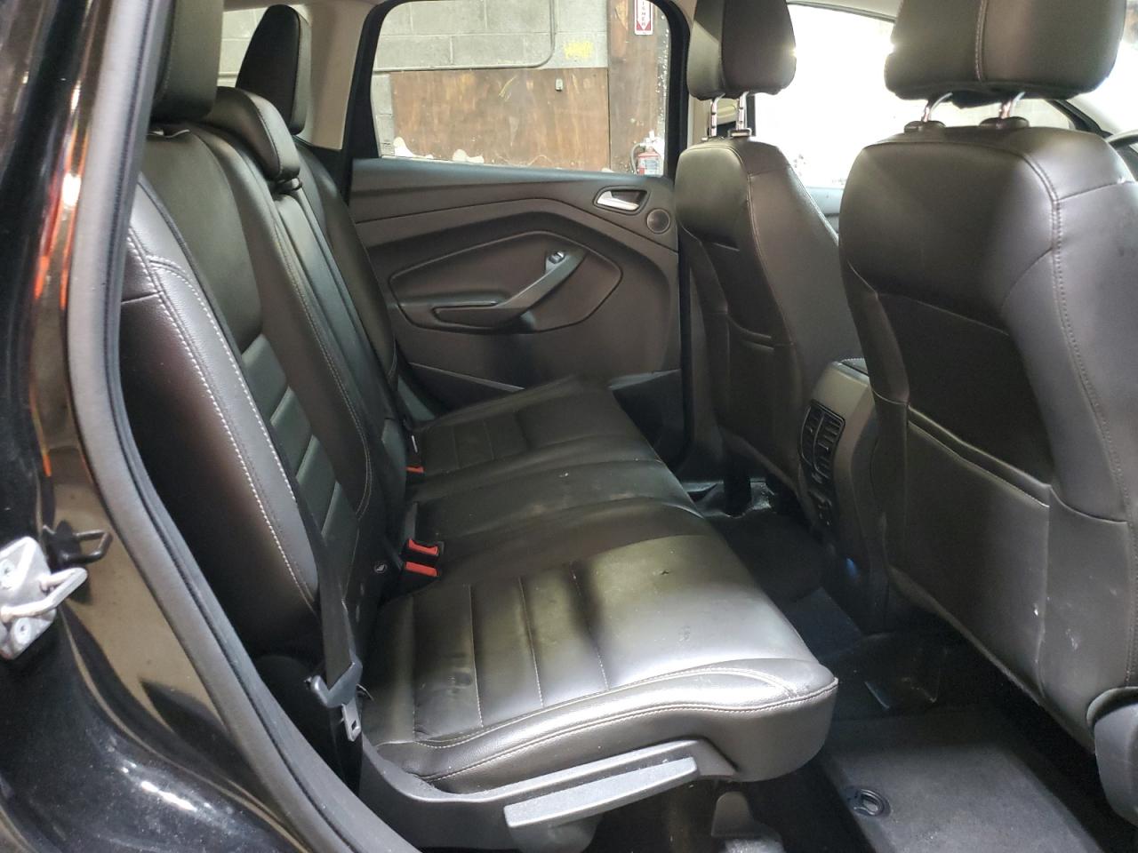 FORD ESCAPE TITANIUM