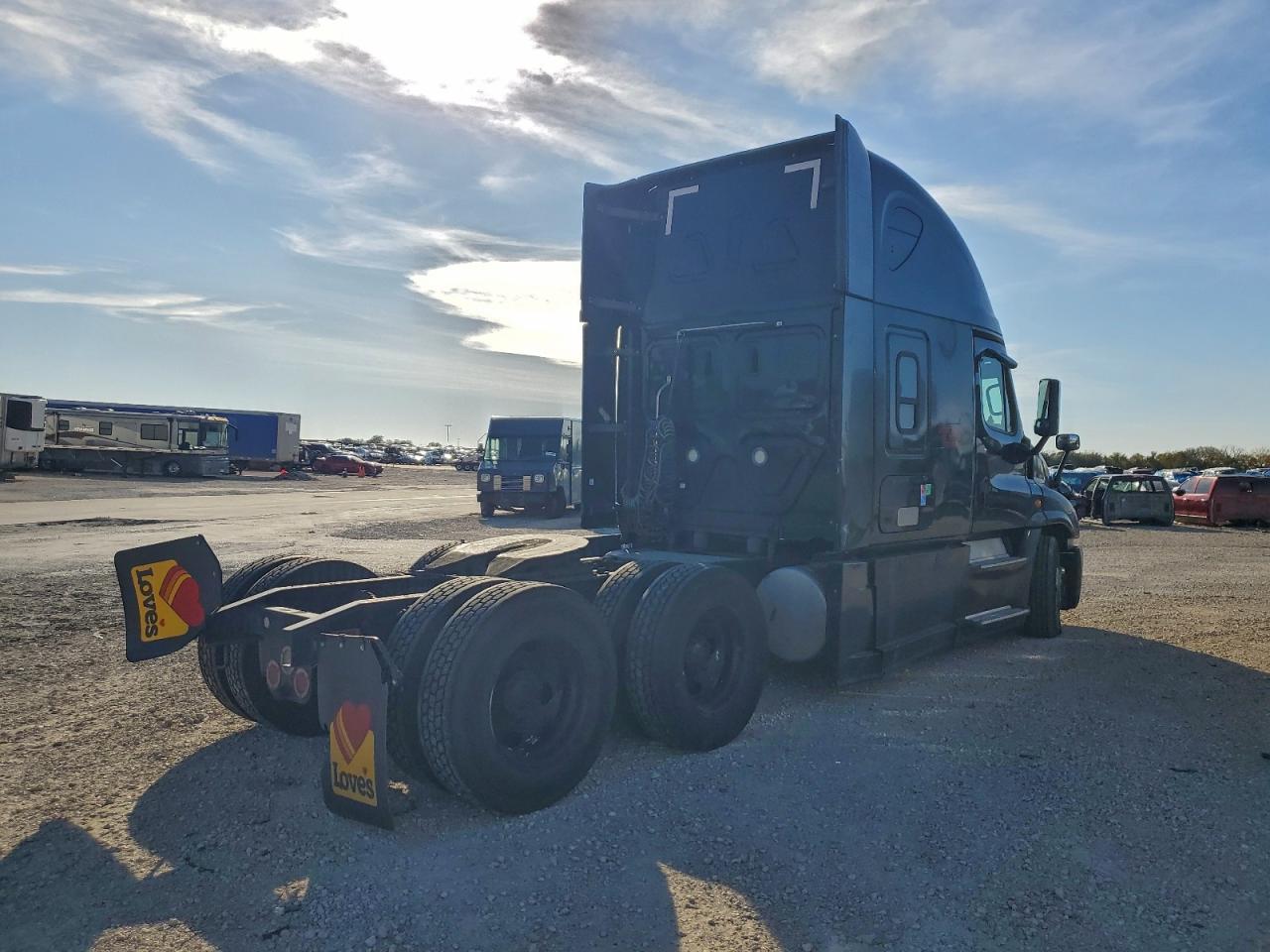 Lot #3284687335 2019 FREIGHTLINER CASCADIA 1