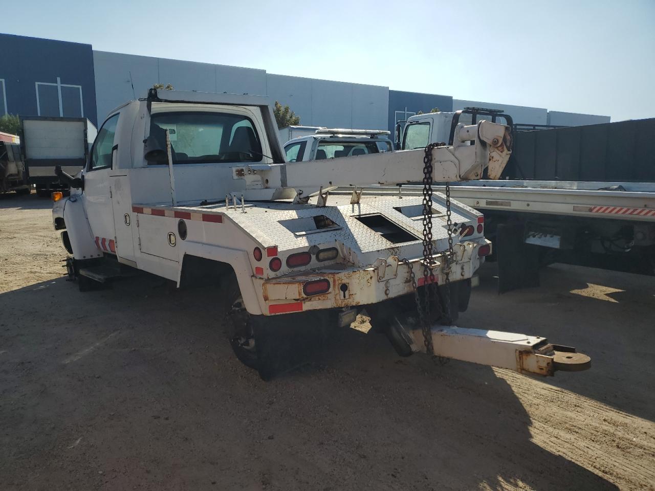 Lot #3281383059 2009 GMC C5500 C5C0