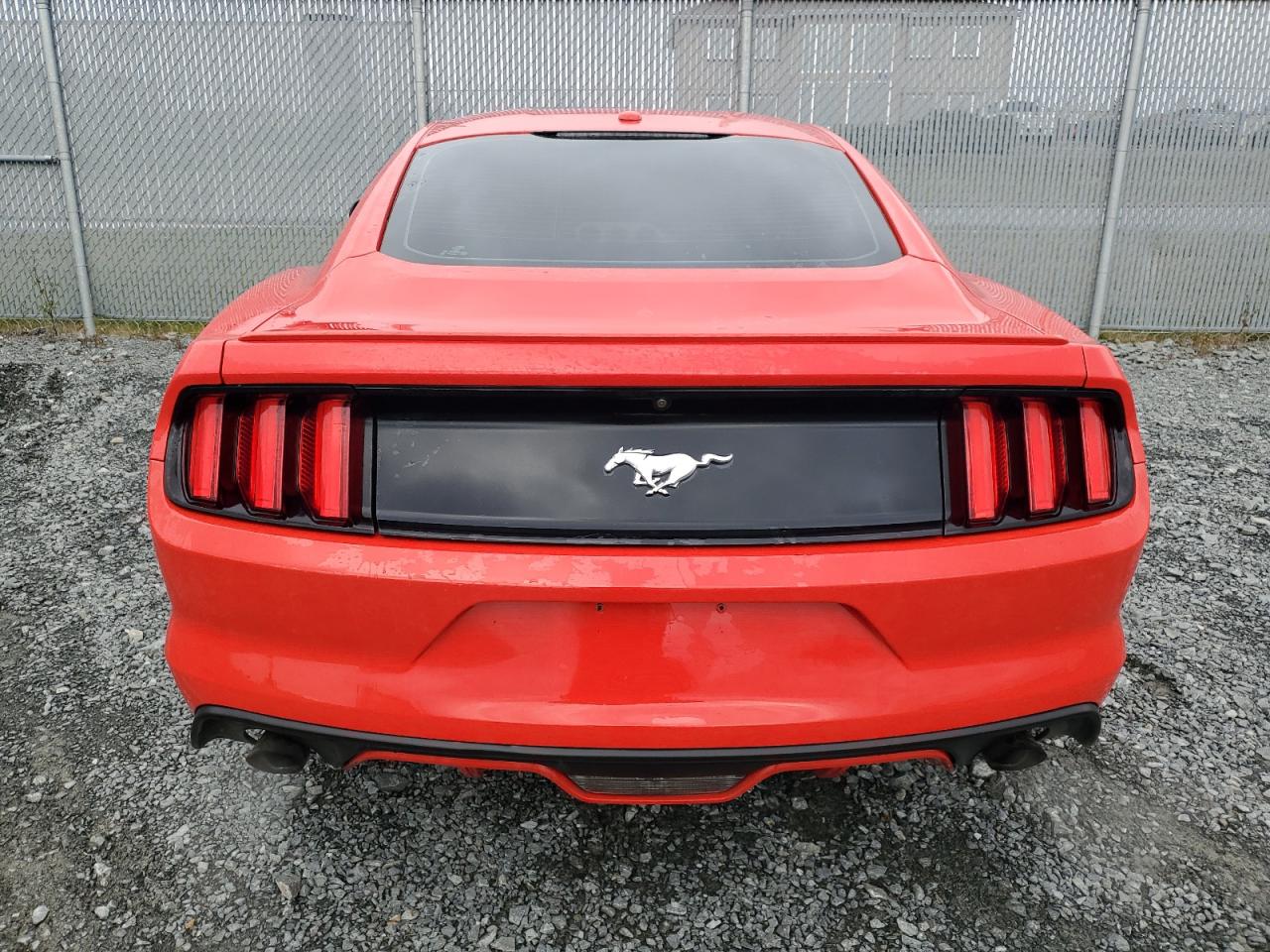 FORD MUSTANG