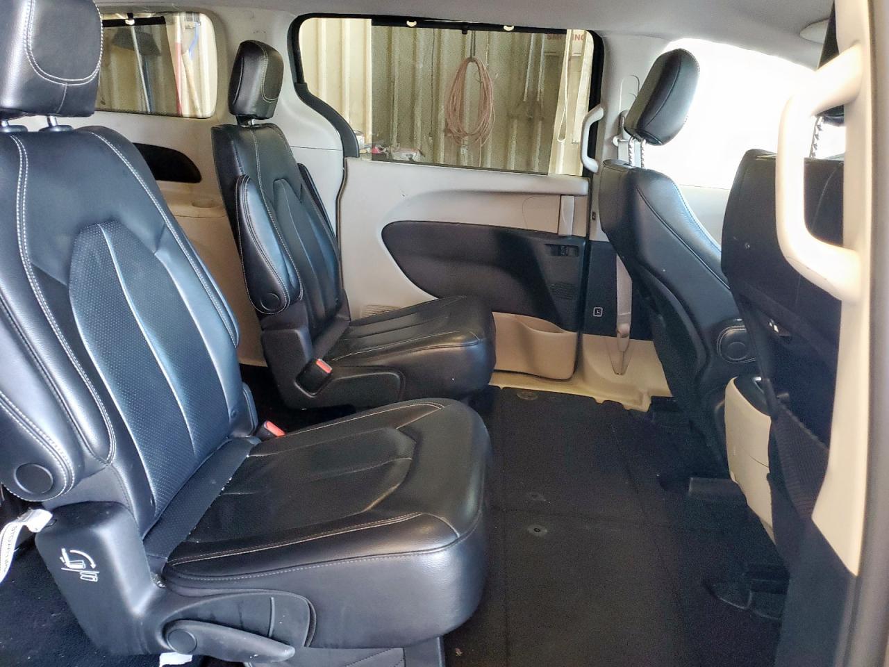 CHRYSLER PACIFICA TOURING L