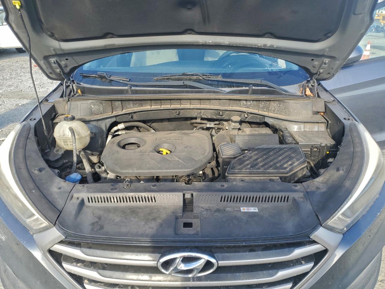 Lot #3301679646 2017 HYUNDAI TUCSON LIM