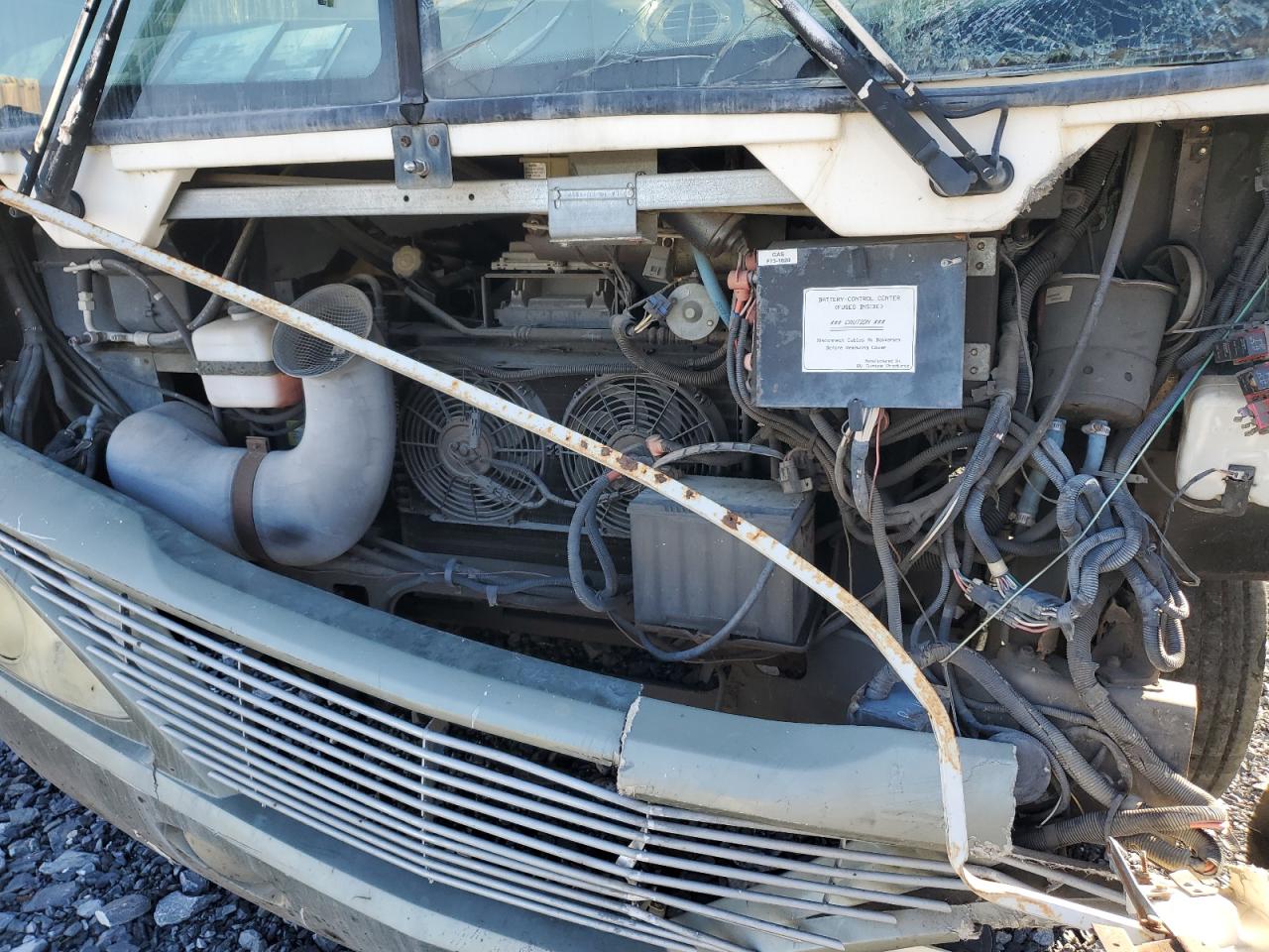 Lot #3290239266 2004 WORKHORSE CUSTOM CHASSIS MOTORHOME