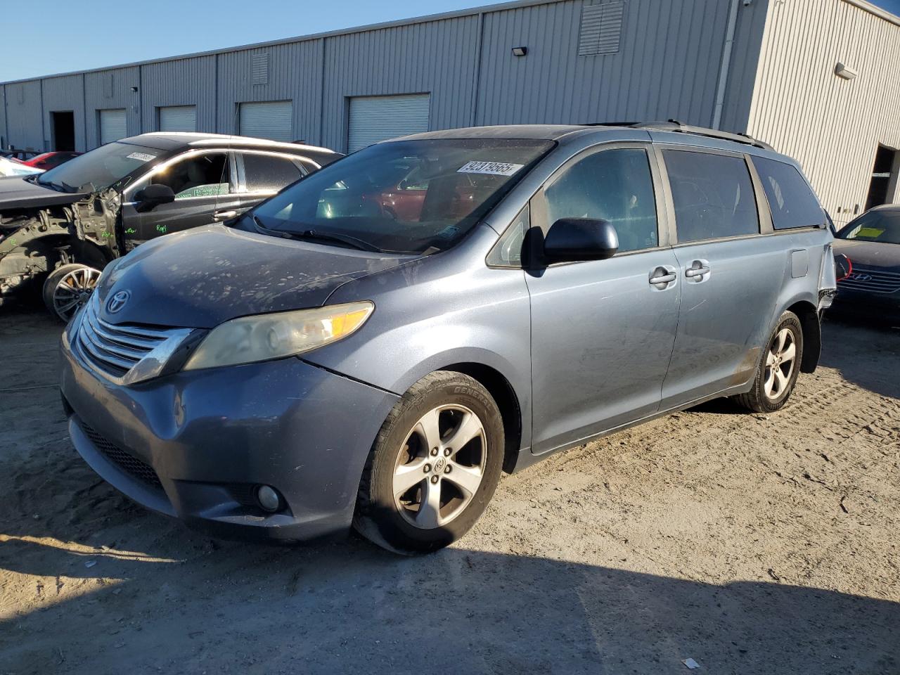 TOYOTA SIENNA XLE