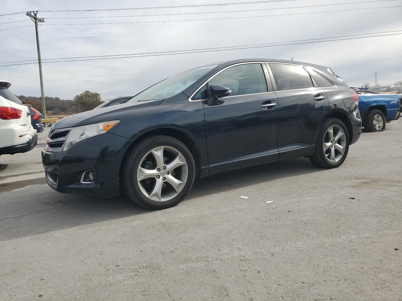 TOYOTA VENZA LE