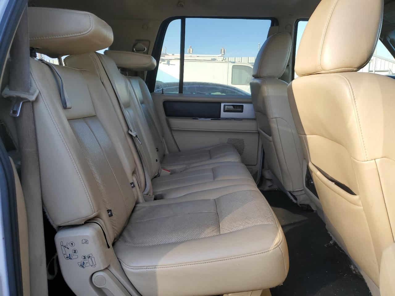 FORD EXPEDITION EL XLT