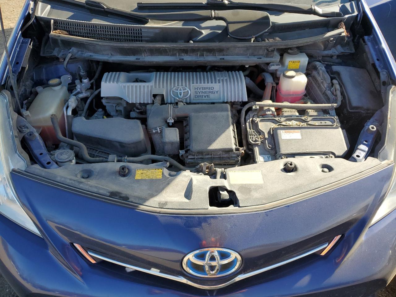 TOYOTA PRIUS V