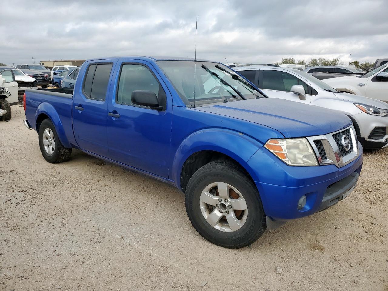 NISSAN FRONTIER SV