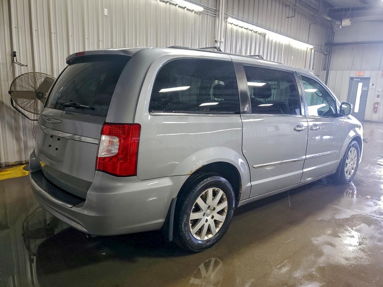 CHRYSLER TOWN & COUNTRY TOURING