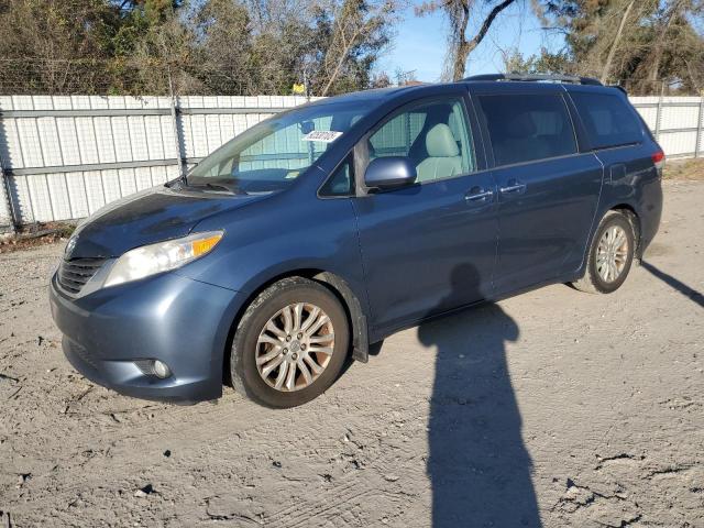 Global Auto Auctions: 2014 TOYOTA SIENNA XLE