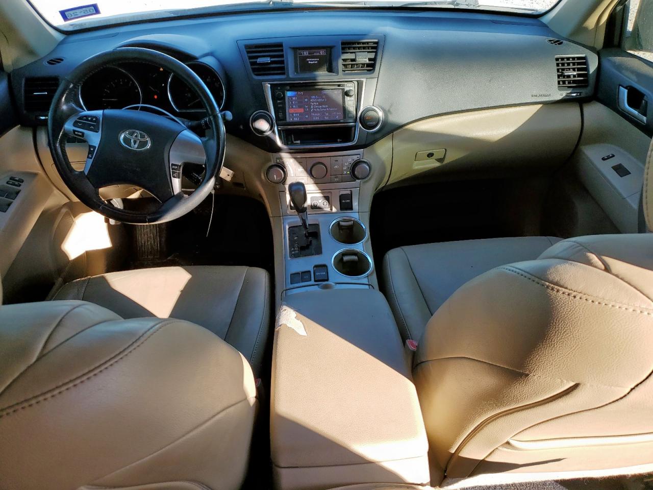 TOYOTA HIGHLANDER BASE