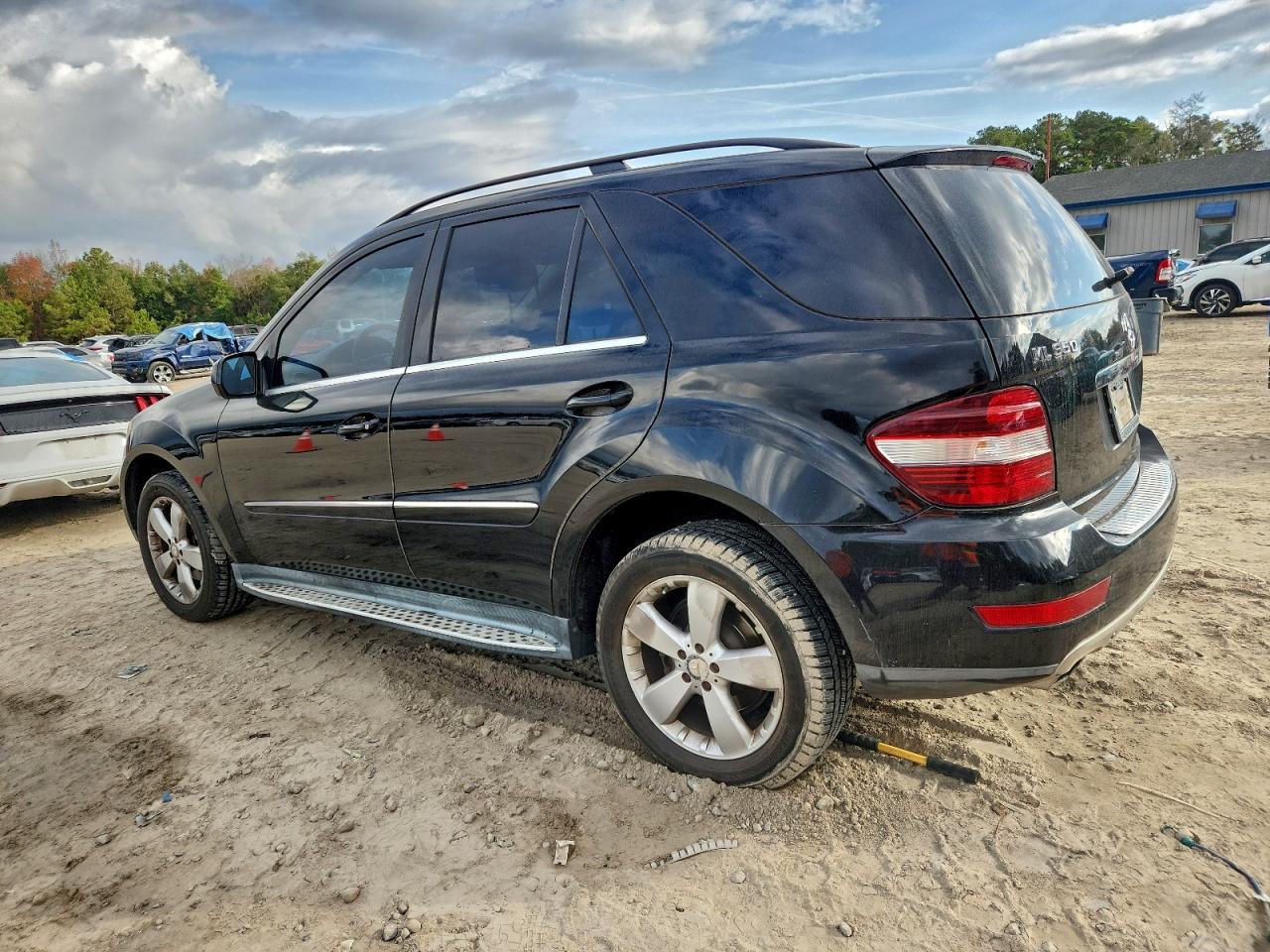 MERCEDES-BENZ M-CLASS 350