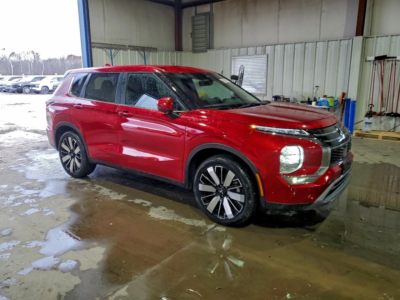 MITSUBISHI OUTLANDER SE