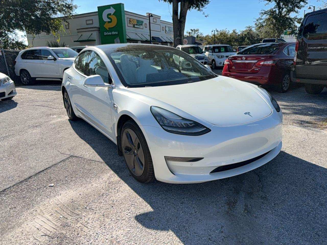 TESLA MODEL 3