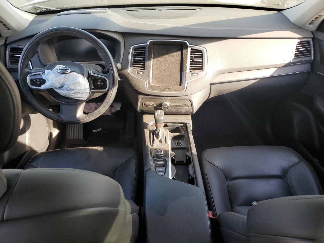 VOLVO XC90 T5 MOMENTUM