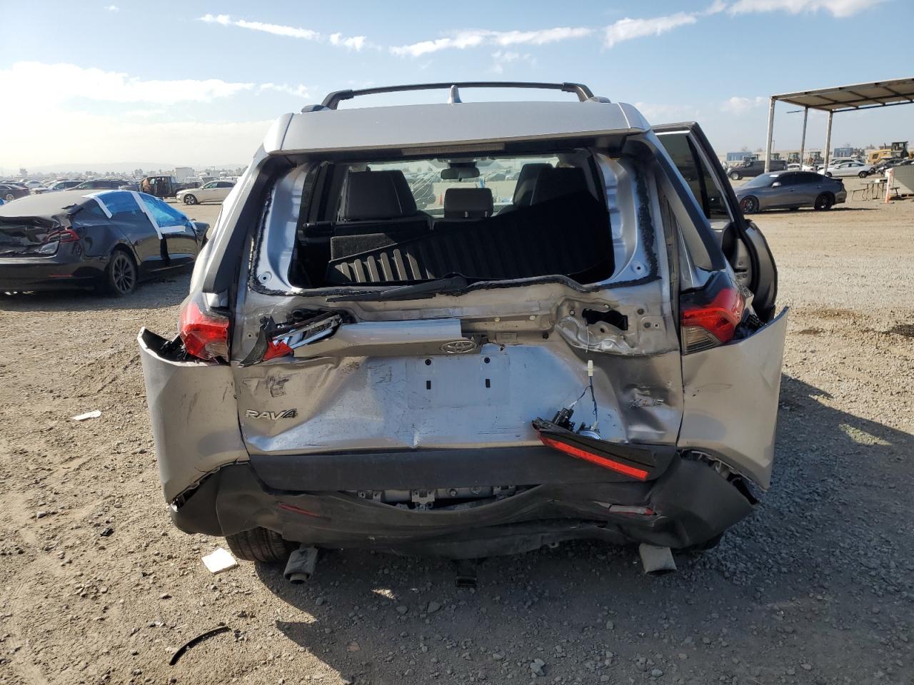 TOYOTA RAV4 XLE PREMIUM