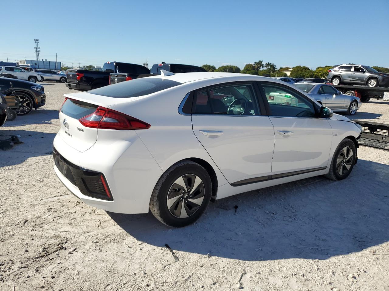 HYUNDAI IONIQ SEL