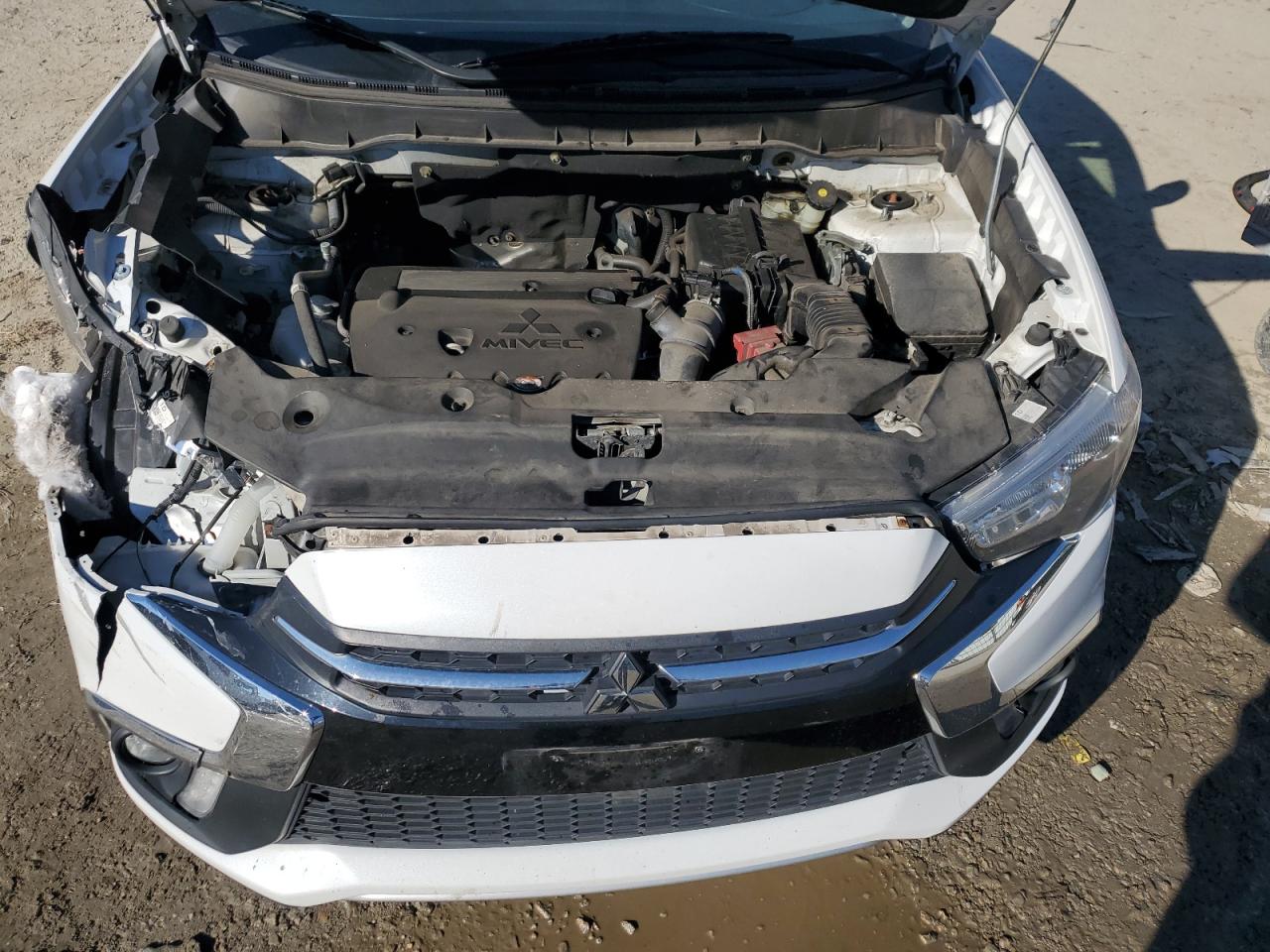 MITSUBISHI OUTLANDER SE