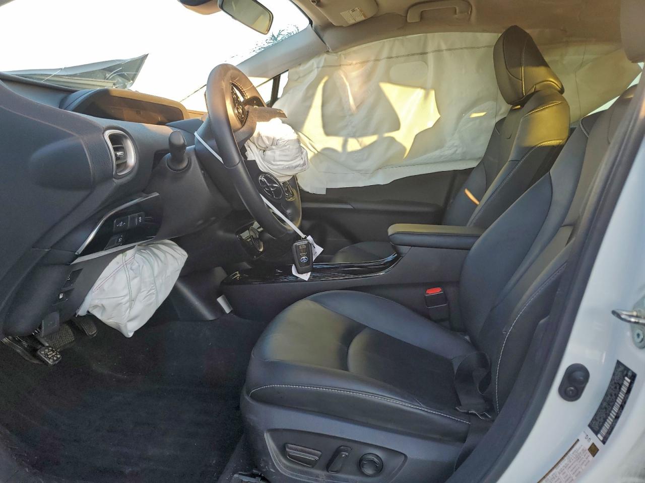 TOYOTA PRIUS PRIME LE