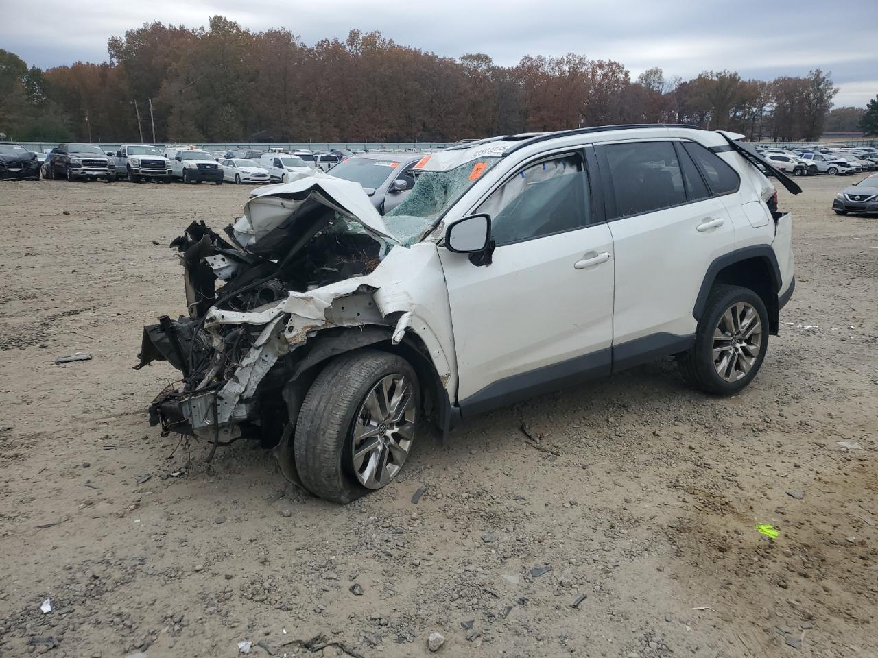 TOYOTA RAV4 XLE PREMIUM