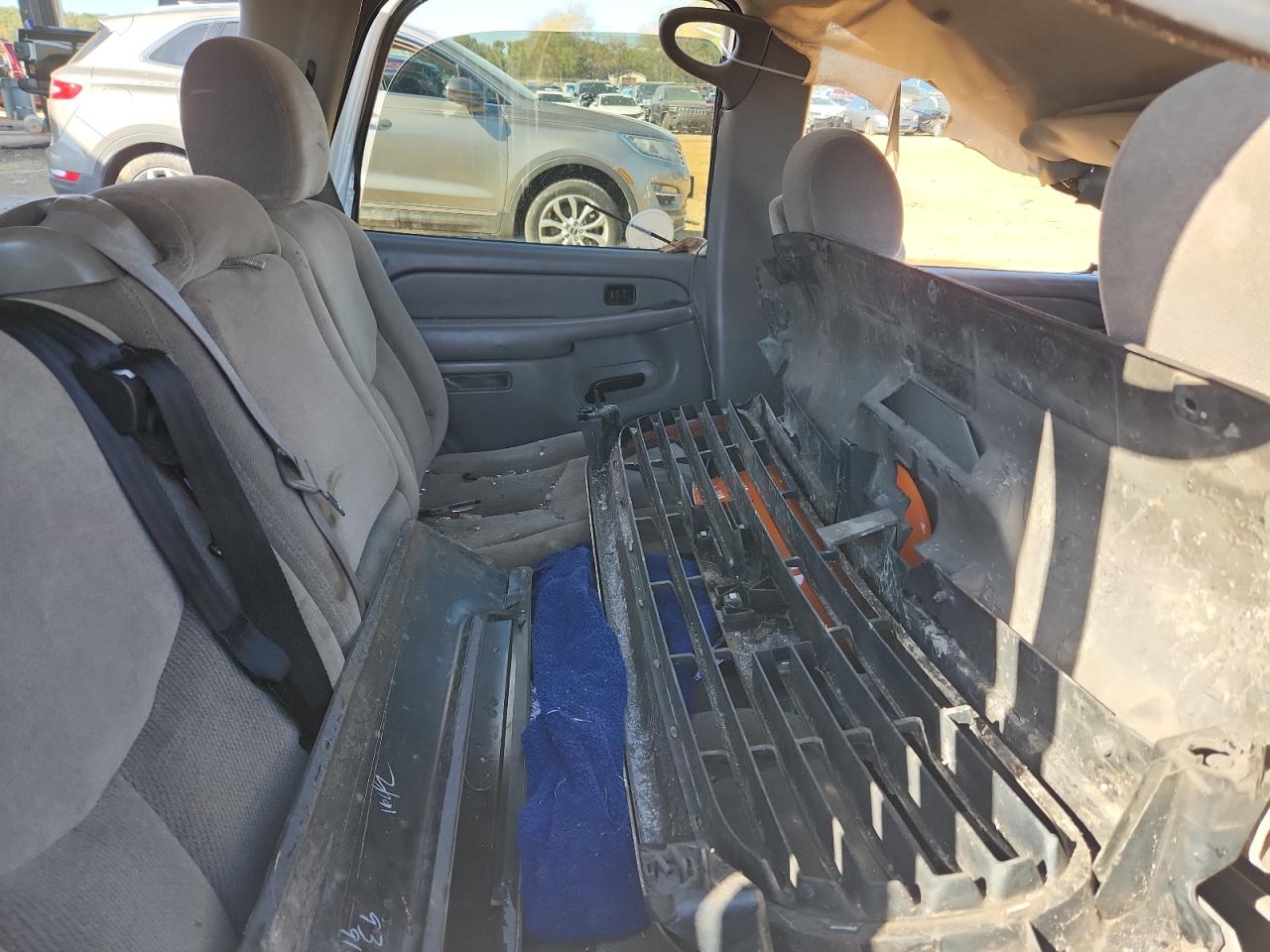 Lot #3297085491 2004 GMC YUKON