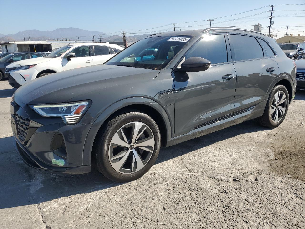 AUDI Q8 PREMIUM