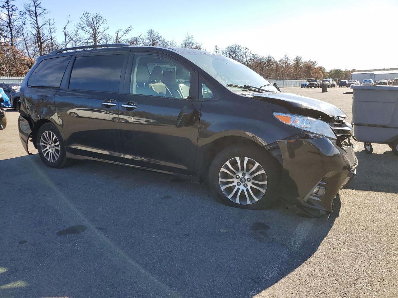 TOYOTA SIENNA XLE
