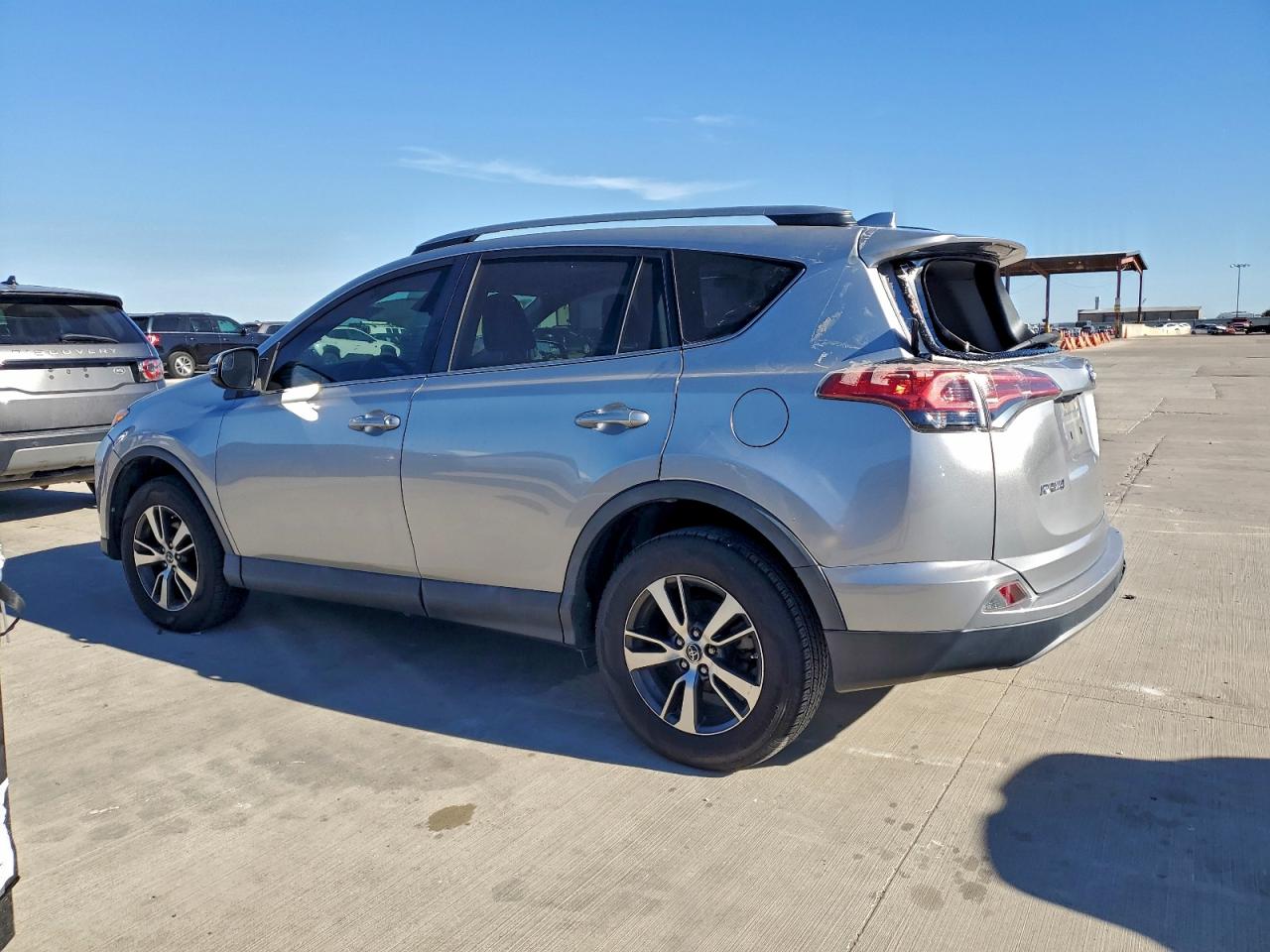 TOYOTA RAV4 XLE
