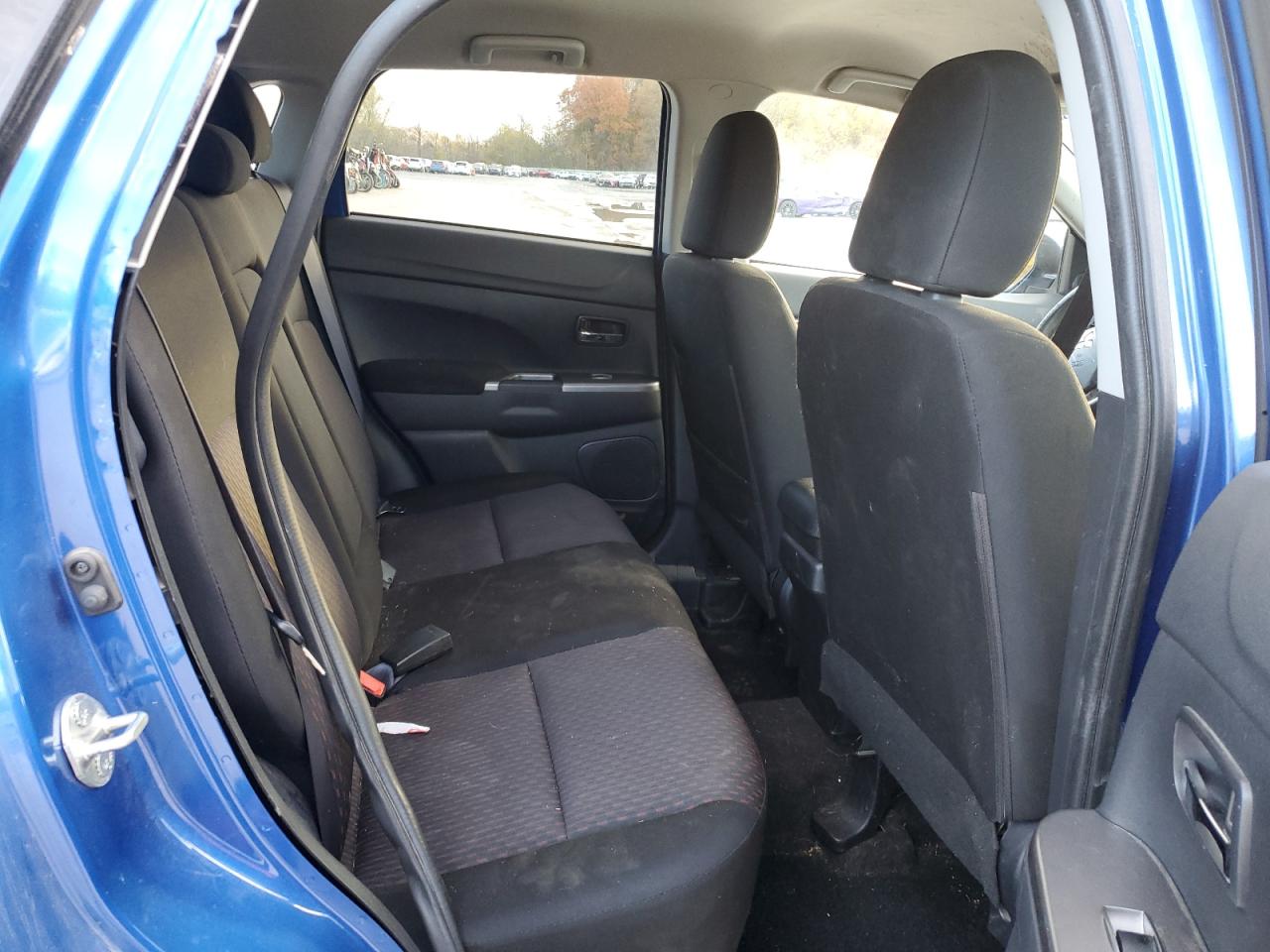 MITSUBISHI OUTLANDER ES