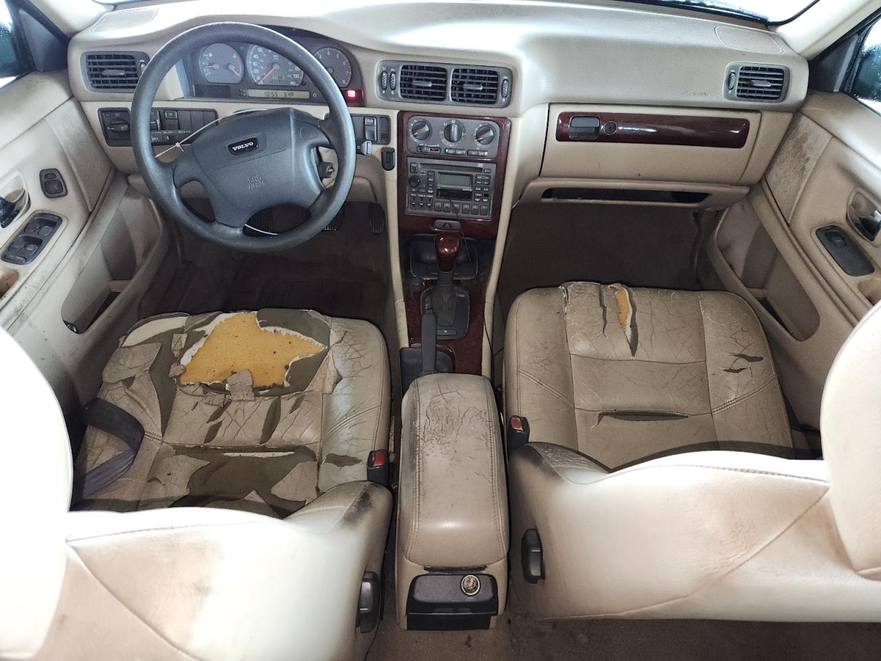 Lot #3298133139 2000 VOLVO V70 BASE