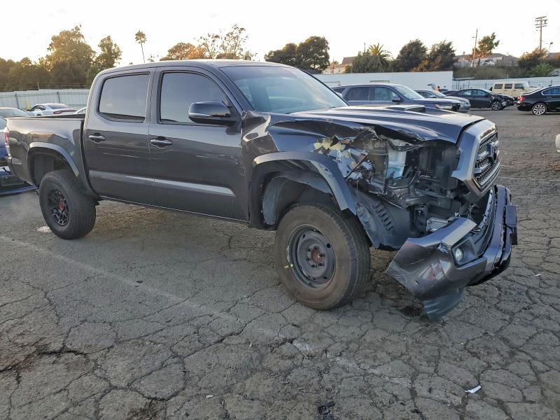 2017 TOYOTA TACOMA DOU #3304499545