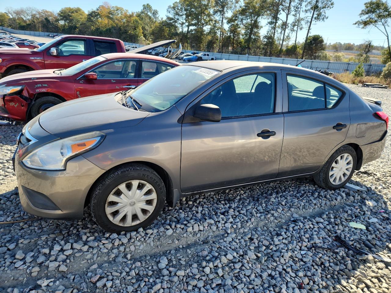 NISSAN VERSA S