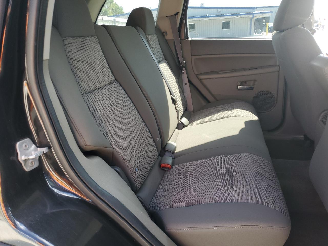 JEEP GRAND CHEROKEE LAREDO