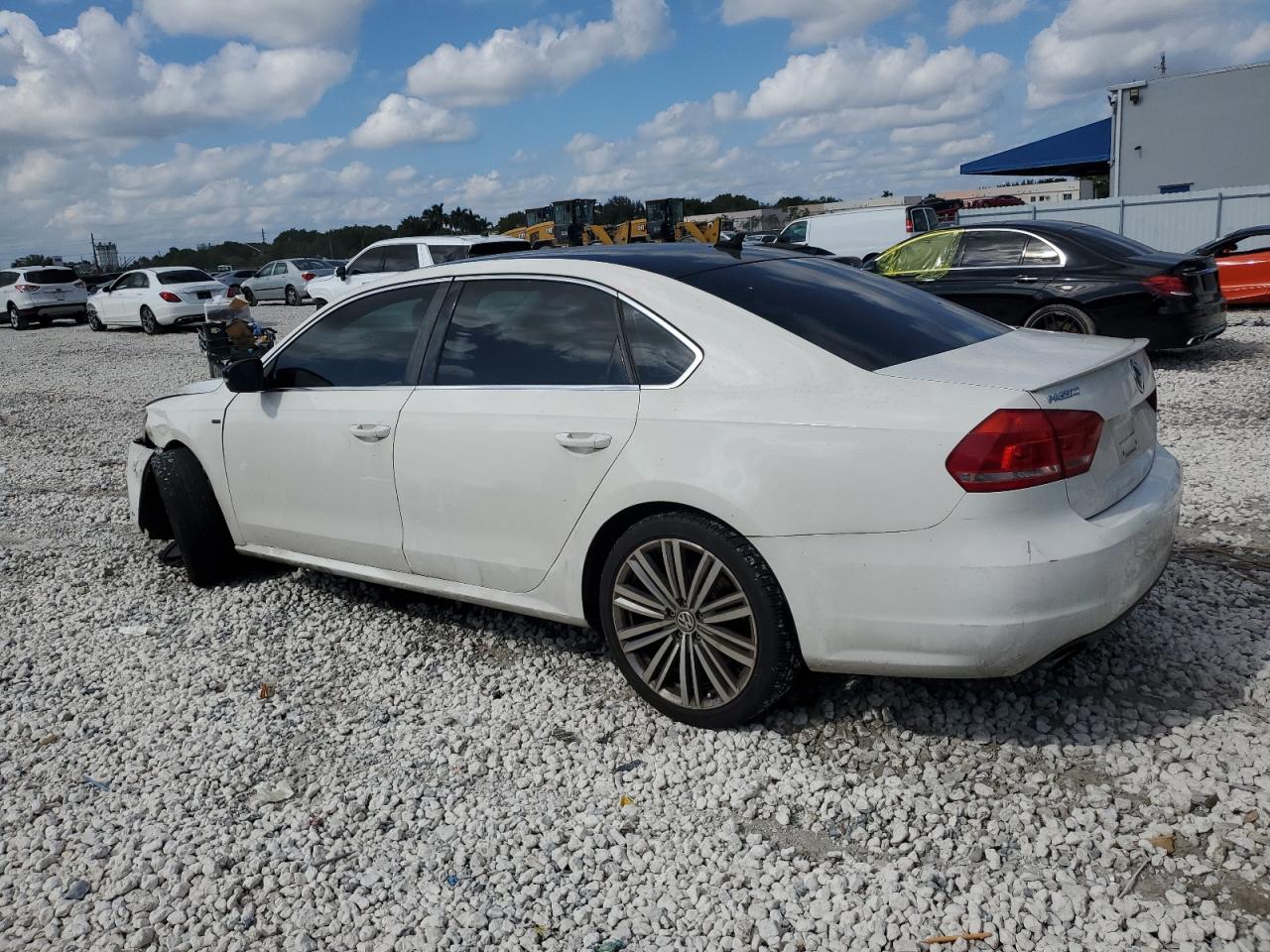 VOLKSWAGEN PASSAT SE
