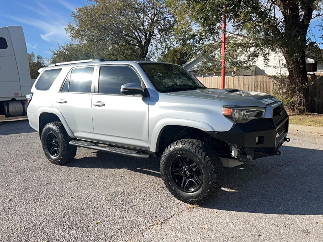 TOYOTA 4RUNNER SR5/SR5 PREMIUM